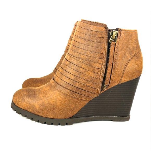 Sugar NEW! Tempe, Side Zip, Almond Toe, Wedge Bootie. Women's Size 7.5M - Picture 2 of 12